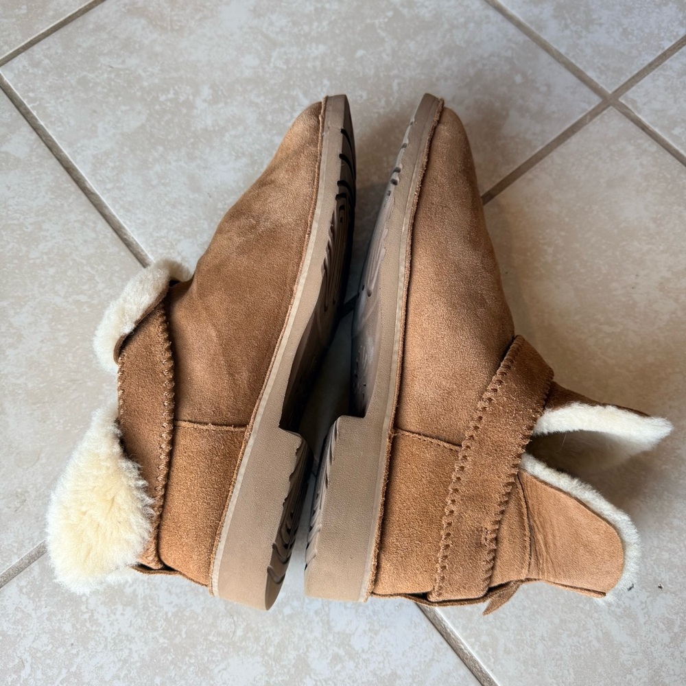 UGG McKay Classic Ankle Chelsea Bootie size 10.5 Suede Shearling Soft Cozy Comfy - Picture 8 of 12